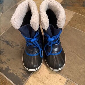 Sorel Kids Snow Boots in Black and Blue